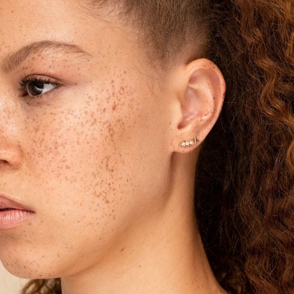 Mejuri 14k Gold Topaz Bar Studs - Picture 5 of 10